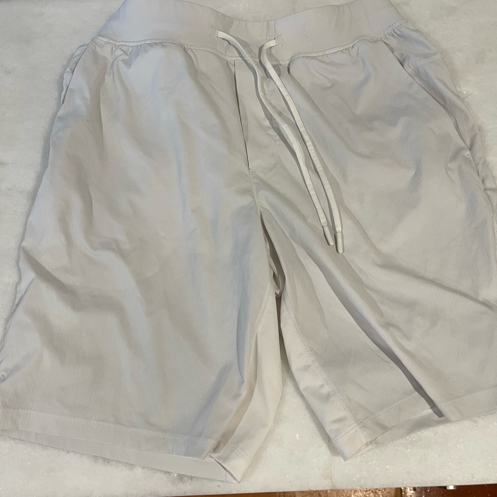 Lululemon Men's White Drawstring Shorts with lining